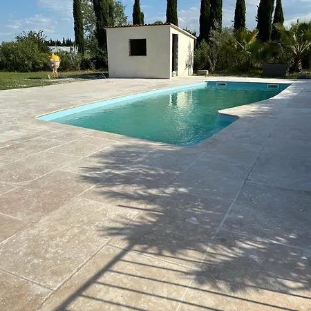 Location De En Campagne Avec Accès Piscine * Beaucaire (Gard)